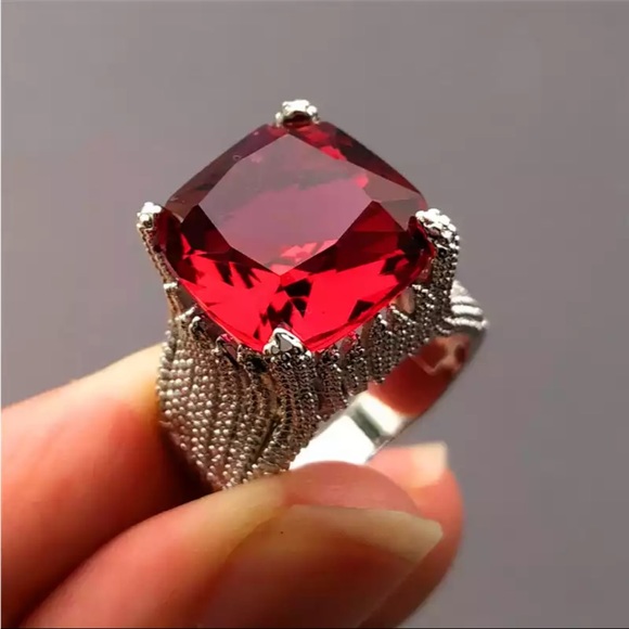 New Women’s 925 Silver Luxury Ruby Ring - Picture 2 of 3